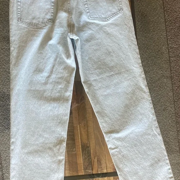 Abercrombie & Fitch Mid Rise The Straight Jeans - Picture 8 of 11